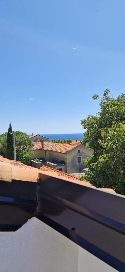 Bonvivan House Diminici Bagian luar foto
